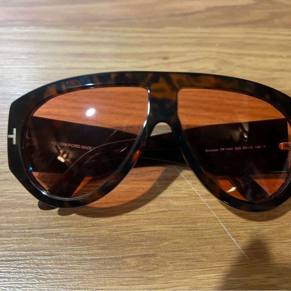 Tom Ford Tortoise Shell Designer Sunglasses - Picture 4 of 15